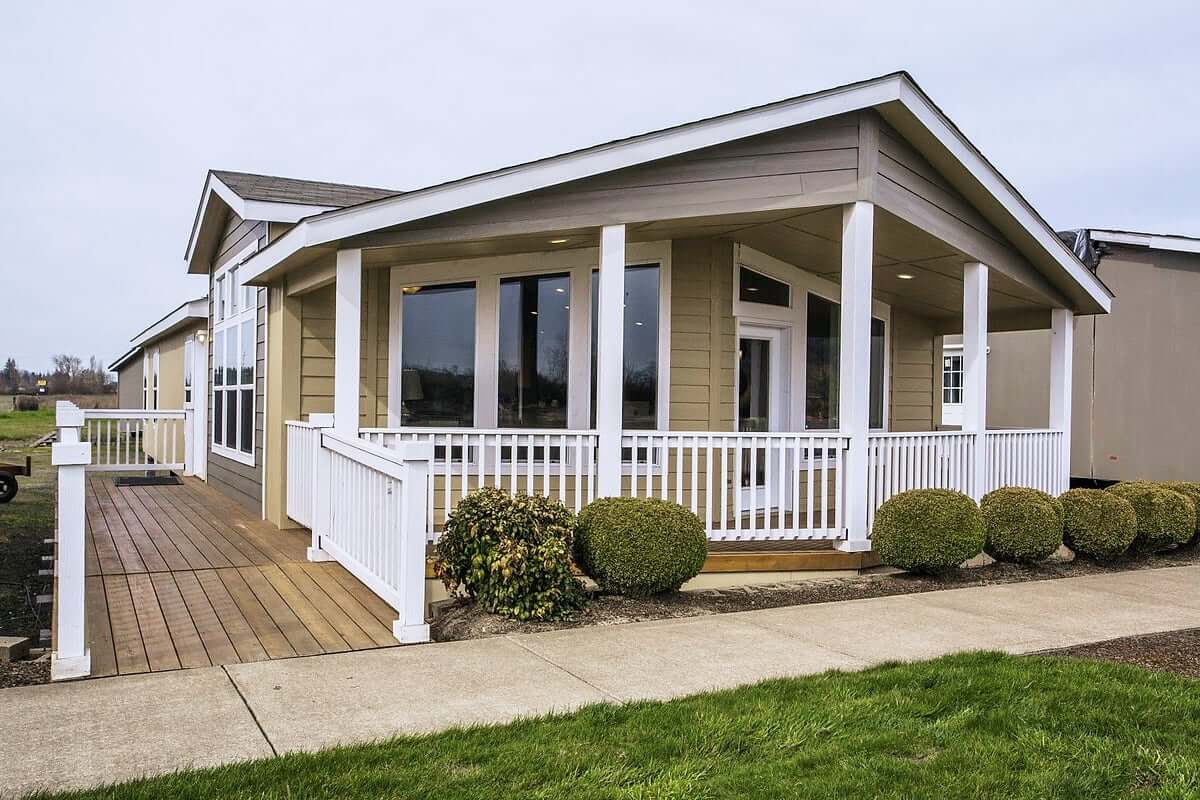 Modern double-wide manufactured home exterior