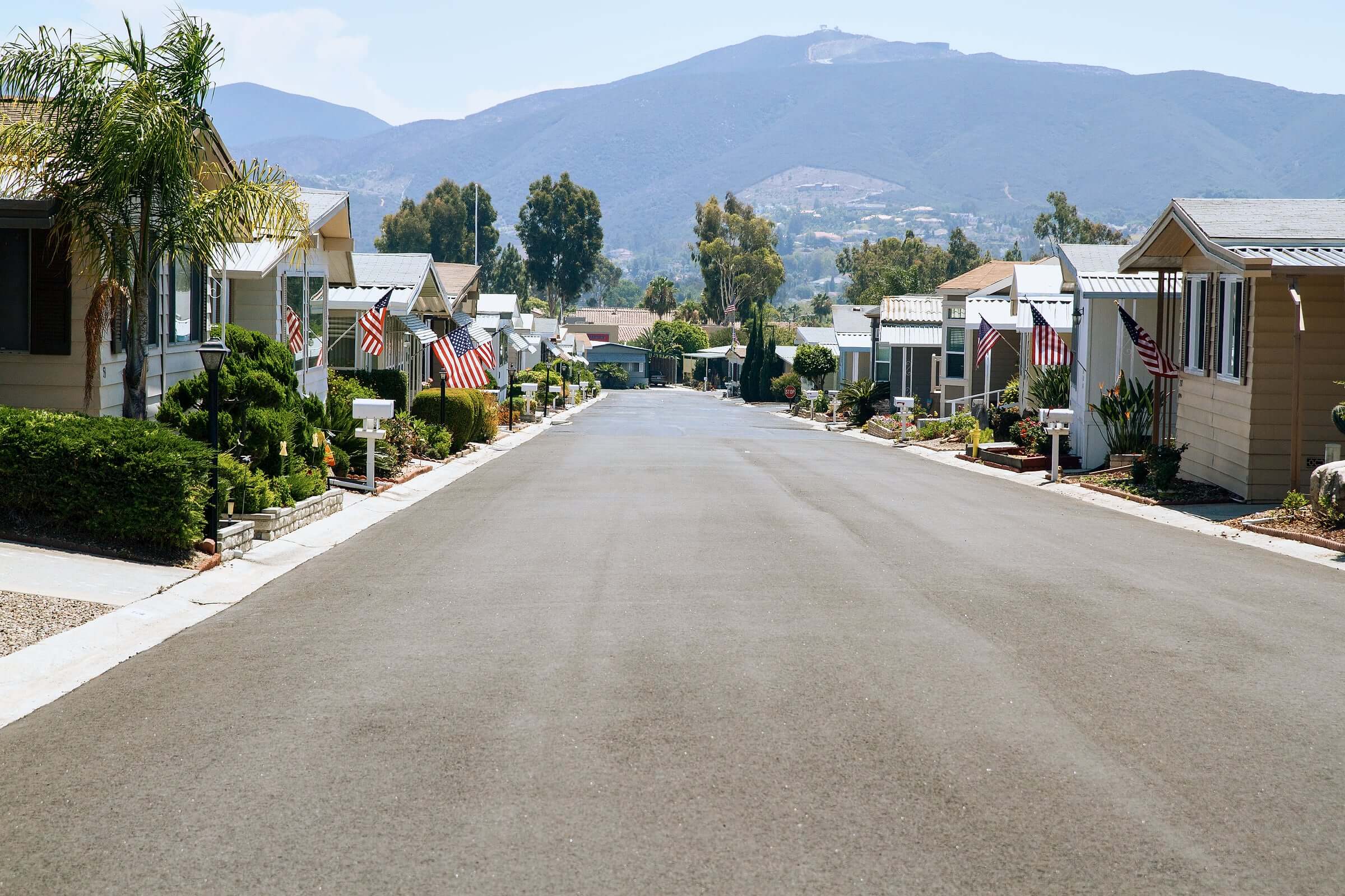 Manufactured home with welcoming exterior and landscaping